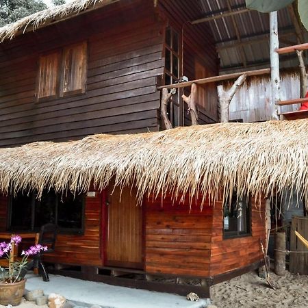 Отель Sea Paradise Ban Khlong Kloi Экстерьер фото